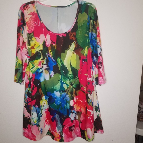 Unbranded Tops - Vibrant Multi-color Floral Tunic 2X